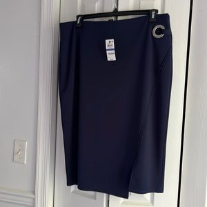 Women’s skirt size XL,